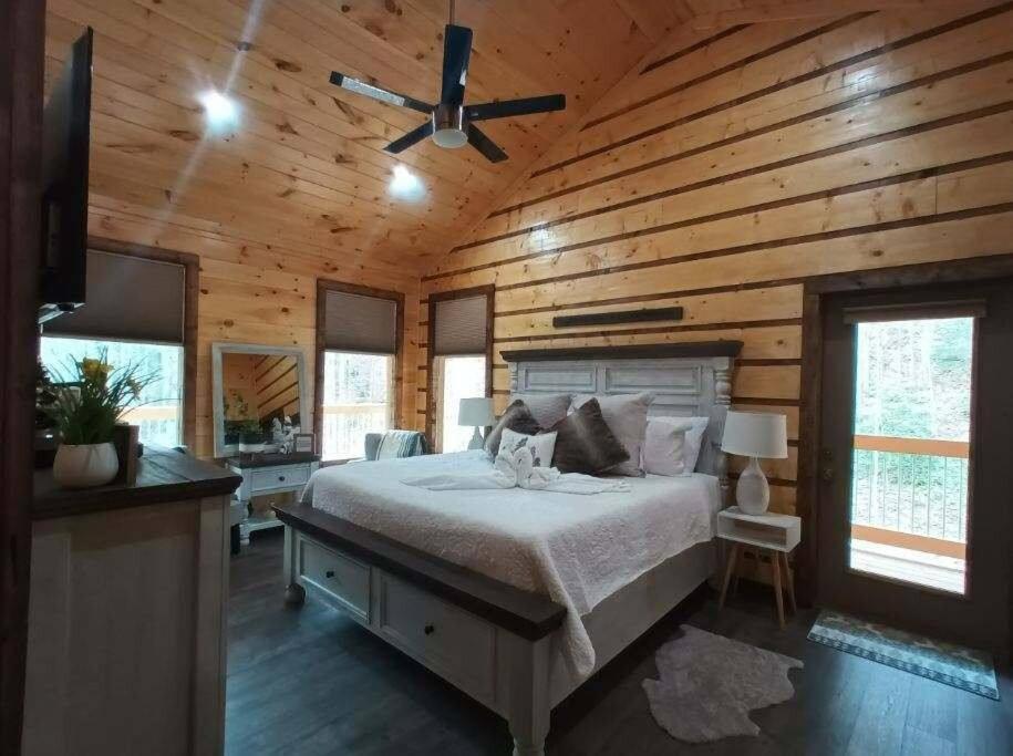 The Grand Tennessean Cabin- Four Bedroom Luxury Cabin In The Mountains พิเจนฟอร์จ ภายนอก รูปภาพ