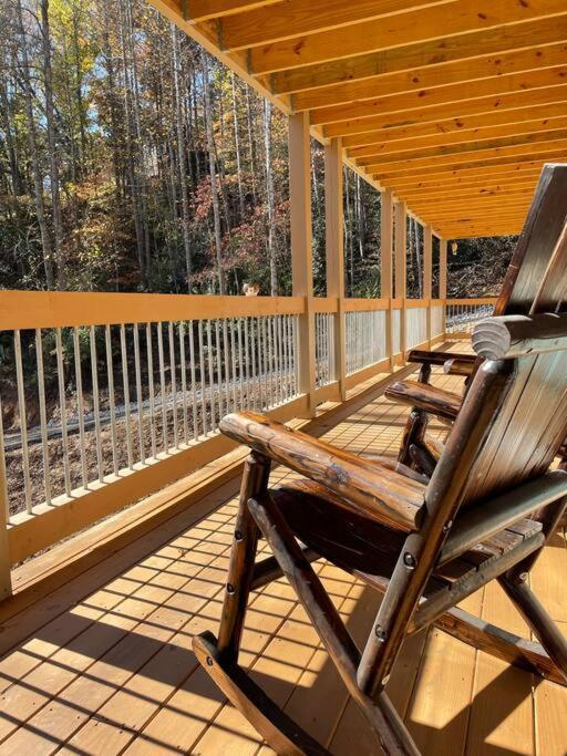 The Grand Tennessean Cabin- Four Bedroom Luxury Cabin In The Mountains พิเจนฟอร์จ ภายนอก รูปภาพ